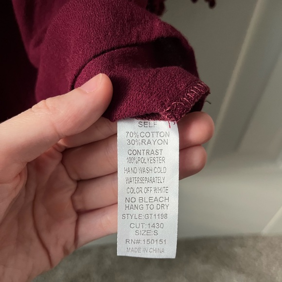 Burgundy Sheer Lace Off-the-shoulder Blouse Size Small - Picture 11 of 12